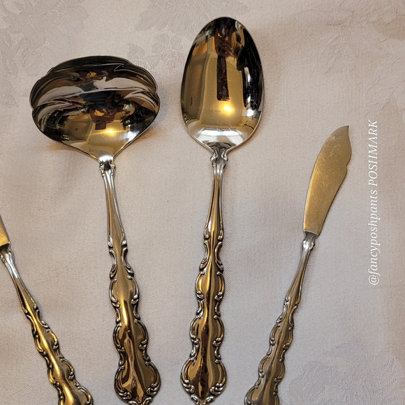 4pcONEIDA special set large ladle, large serving spoon, TWO! butter knives RARE! - Picture 5 of 17